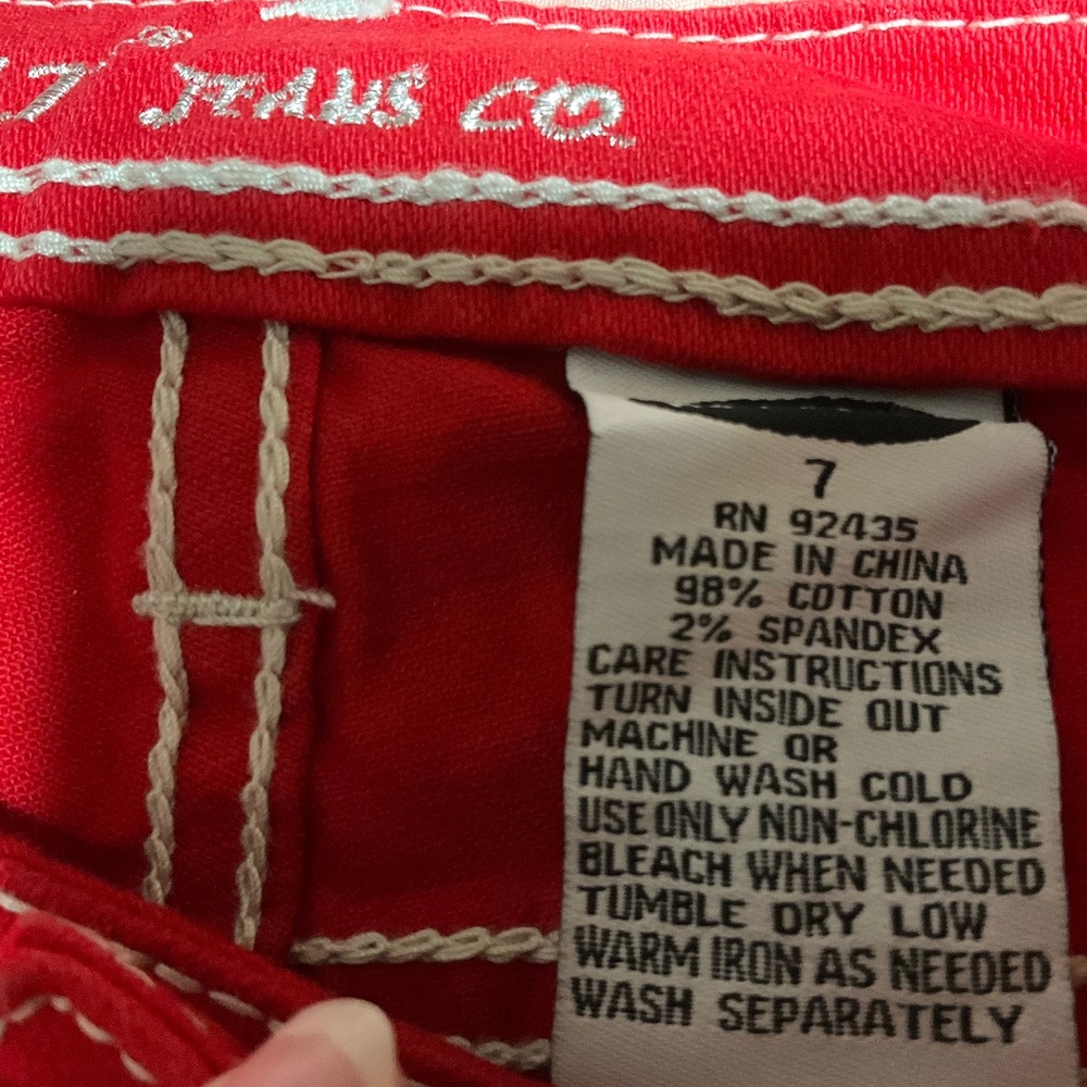 Ladies Red Apple jeans, embroidered apple back pockets, so cute! NWT flare - Picture 9 of 9